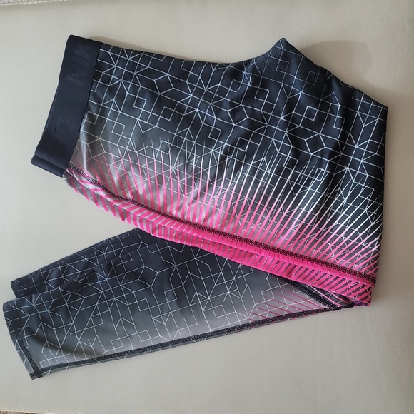 Nike Dri Fit Leggings - Picture 1 of 3